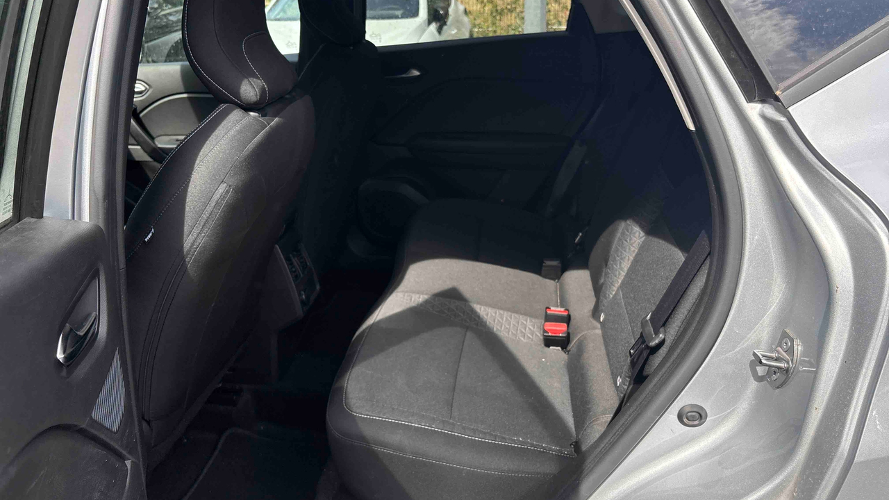 Renault Captur TCe 90 — photo 12