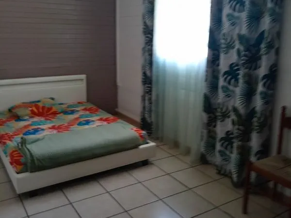 Chambre meublée
