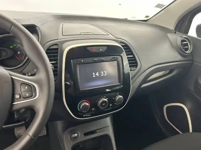 Renault Captur tce 120 energy — photo 21