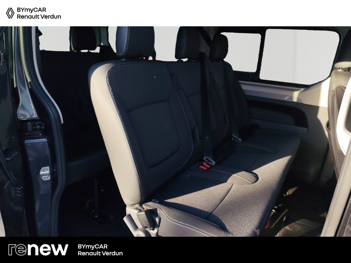 Renault Trafic Blue dCi 170 auto — photo 12