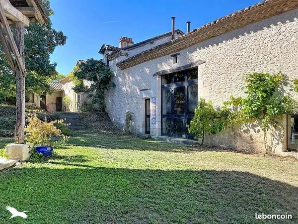 Maison 16 pièces 638 m²