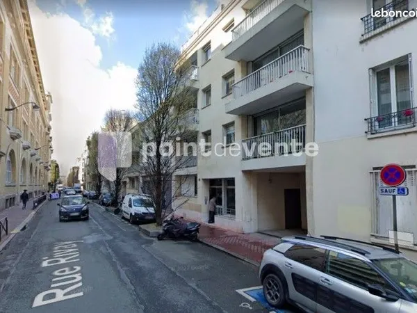 Local commercial 168 m²