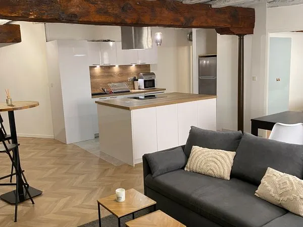 Appartement meublé 65m2 - quais Hennessy