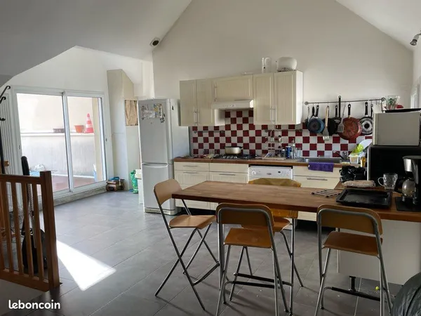 Chambre meublée en duplex