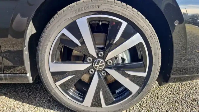 Volkswagen Golf 1.5 ehybrid 204 dsg6 — photo 9
