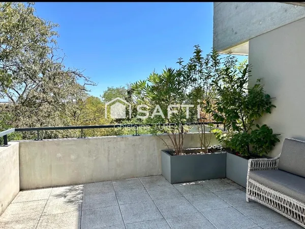 Superbe T3 85m2 dernier étage avec terrasse