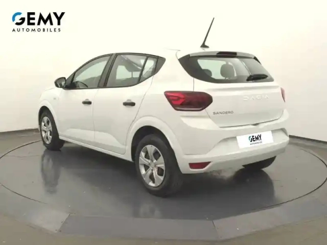 Dacia Sandero sce 65 — photo 7