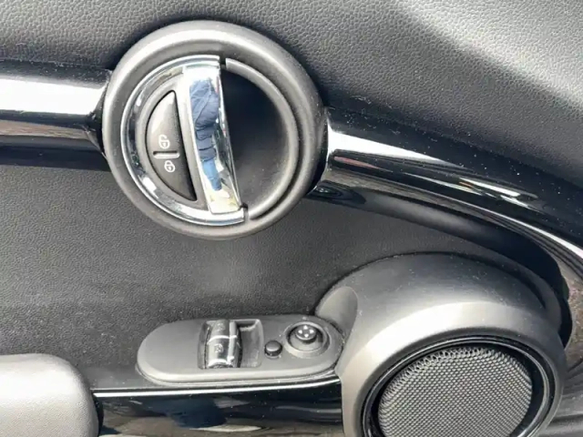 Mini Mini hatch 3 portes cooper se 184 ch — photo 15