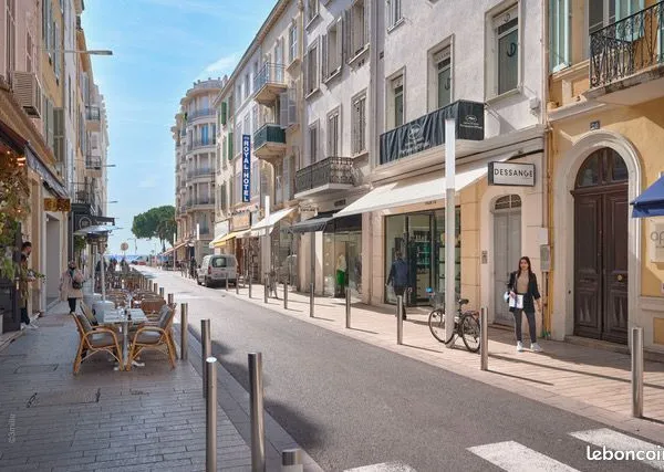 Location T3 meublé carré d'or Cannes croisette