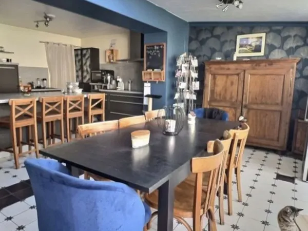 Charmante Maison jumelée avec jardin et salon d été