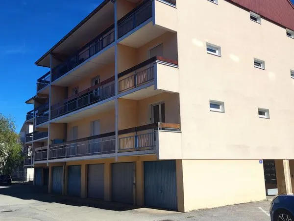 T2 avec cave et garage