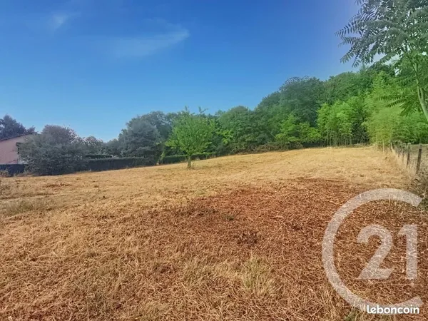 Terrain 995 m² Leyment