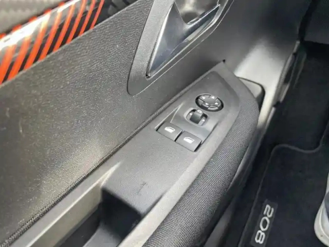 Peugeot 208 puretech 75 s&amp;s bvm5 active — photo 20