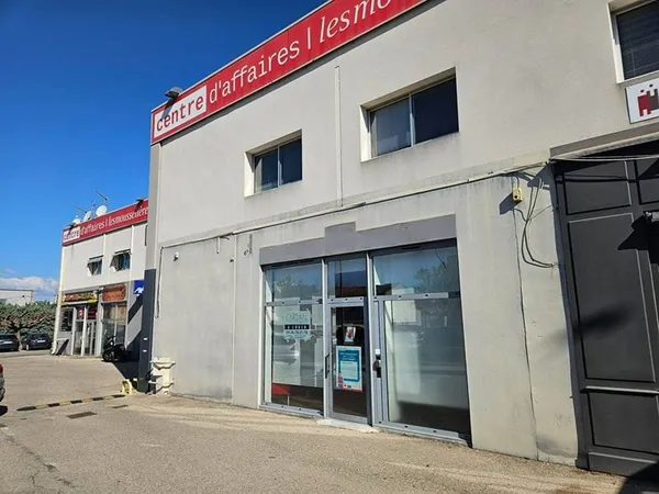 Local commercial 176 m²