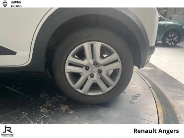 Dacia Sandero 1.0 tce 90ch confort — photo 8