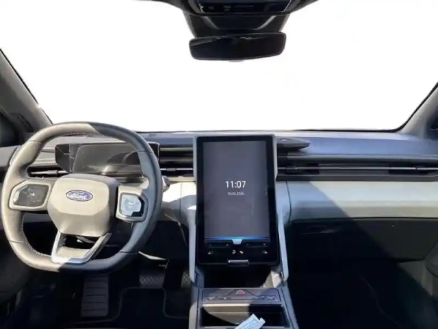 Ford Explorer 286ch extended range 79kwh pack premium rwd — photo 6