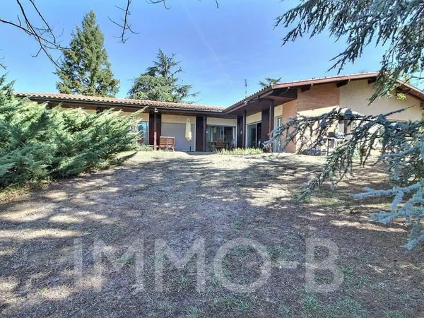 Maison 6 pièces 210 m²