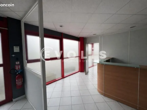 Local d'activité 700 m²