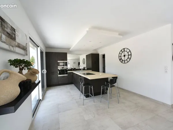 Propriété 5 pièces 100 m²