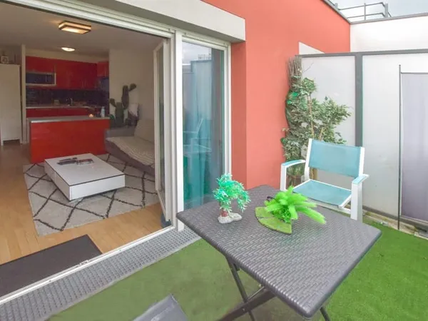 NANTERRE DRNIER ETAGE A 2 PAS DES BERGERES