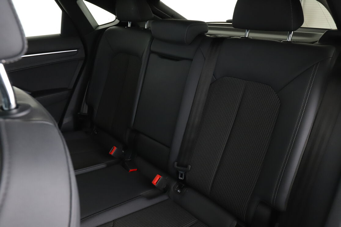 Audi Q3 Sportback 35 TDI S Line S Tronic 7 — photo 13