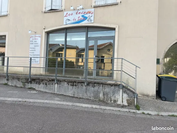 CELLULE COMMERCIALE 105 m²