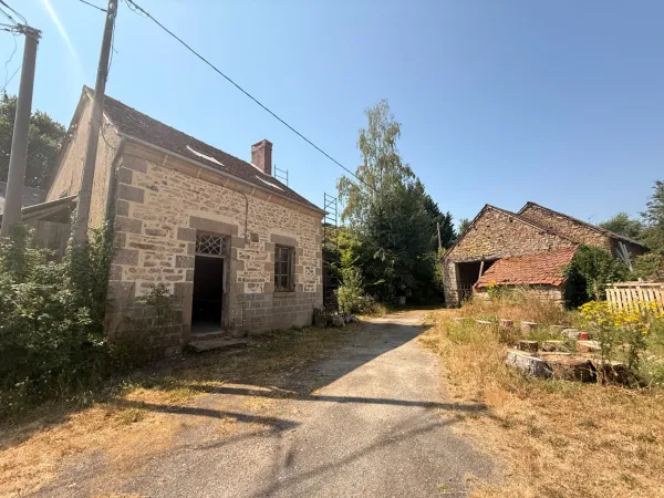 Ensemble de 2 maisons à restaurer + grange 26 500 €