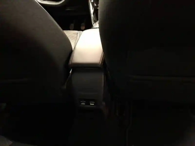 Peugeot 208 puretech 100 s&amp;s bvm6 — photo 32