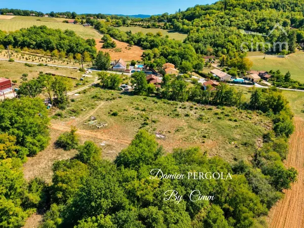 Terrain constructible de 2 179 m² dans un environnement privilégié aux portes de Montignac-Lascaux