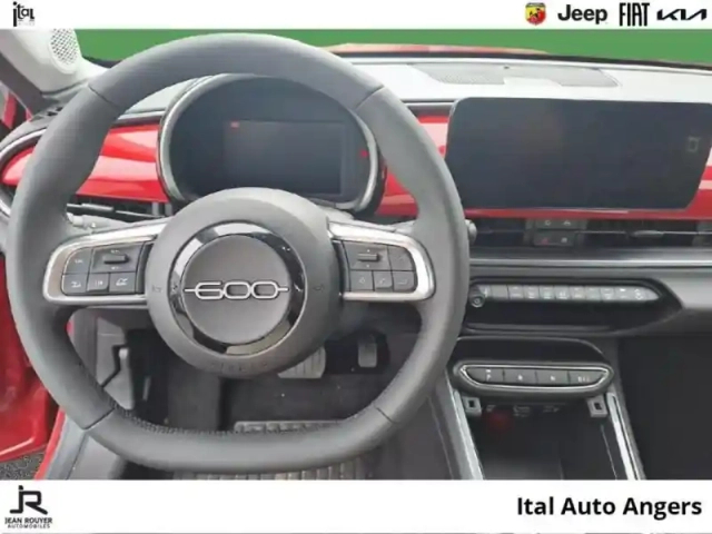 Fiat 600 e 156ch 54kwh red — photo 8