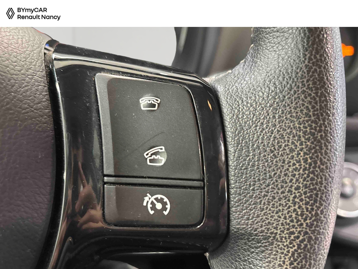 Toyota Yaris 70 VVT-i — photo 17
