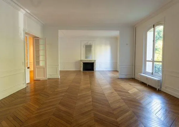 Appartement 6 pièces 343 m²