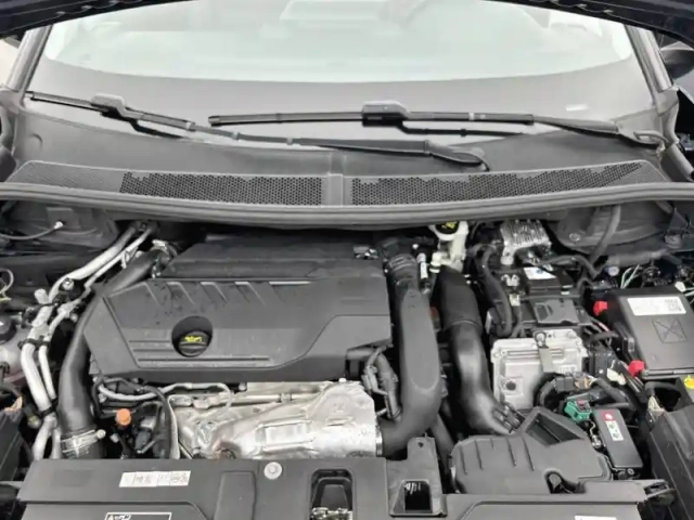 Citroën C5 Aircross hybride rechargeable 225 e-eat8 — photo 29