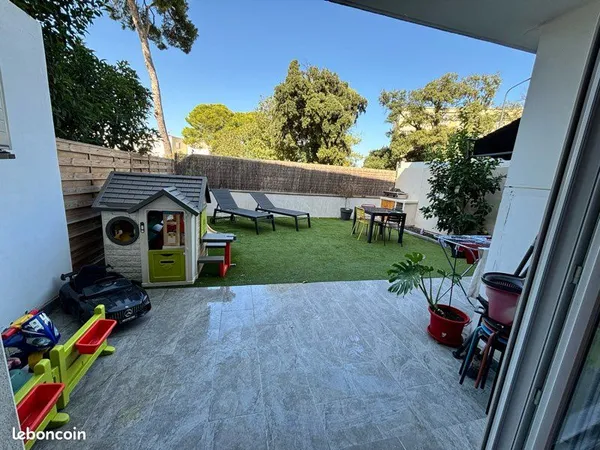 Appartement T3 entièrement rénové avec jardin privatif de 53 m² et parking - Sète