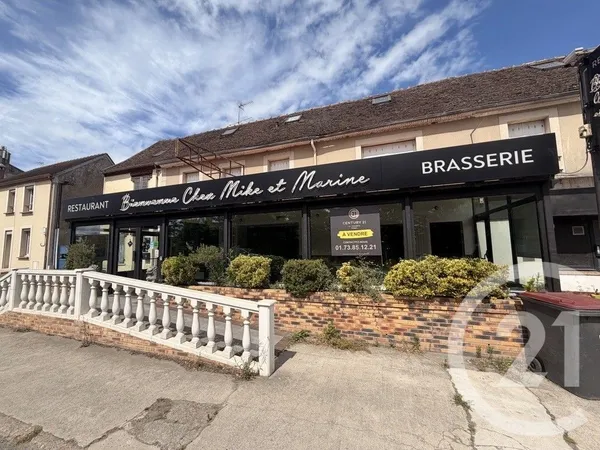 Bâtiment 401 m²