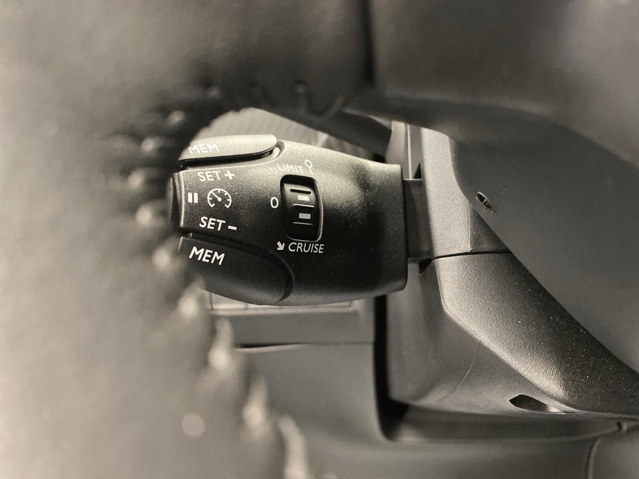 Peugeot 2008 100 s&s bvm6 style — photo 18