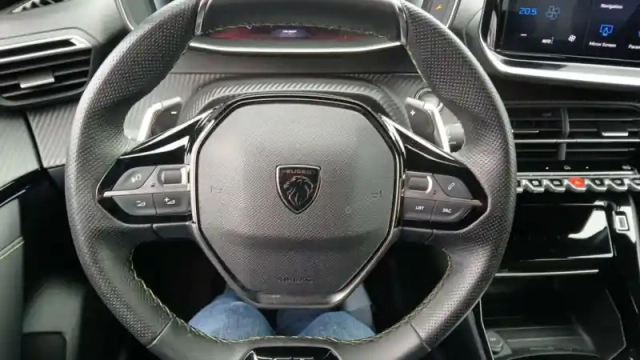 Peugeot 208 hybrid 110 e-dcs6 — photo 20