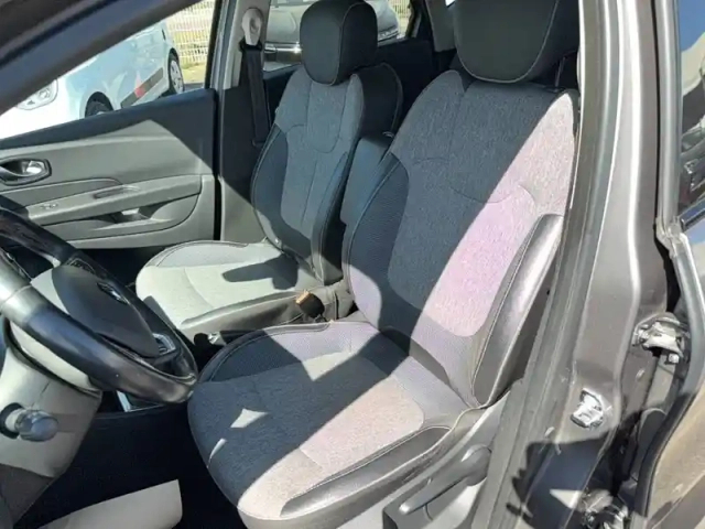 Renault Captur tce 120 energy — photo 9