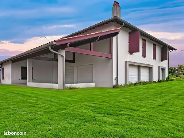 Maison 7 pièces 307 m²