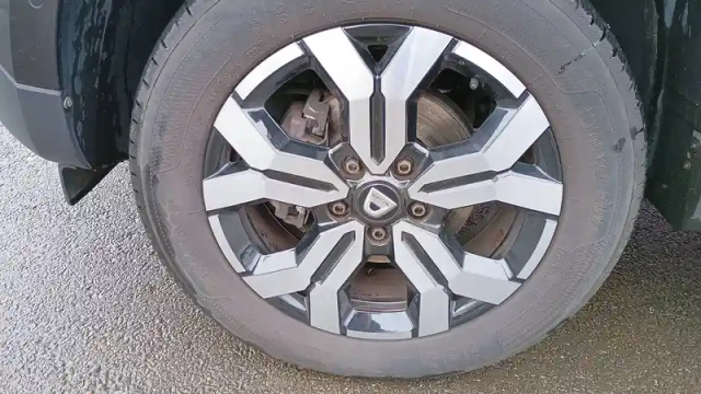 Dacia Duster eco-g 100 4x2 — photo 16