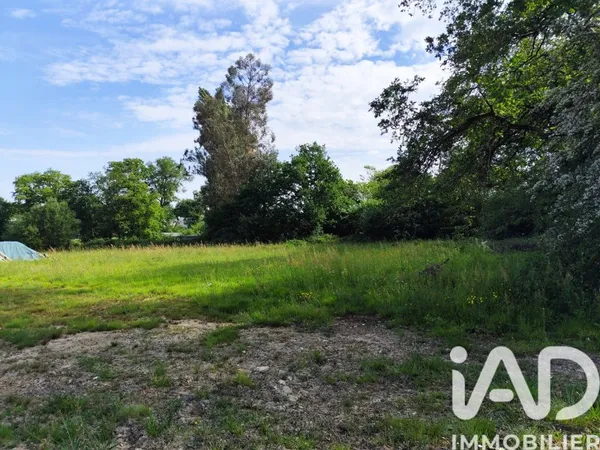 Terrain 1402 m²