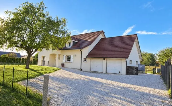Maison 5 pièces 180 m²