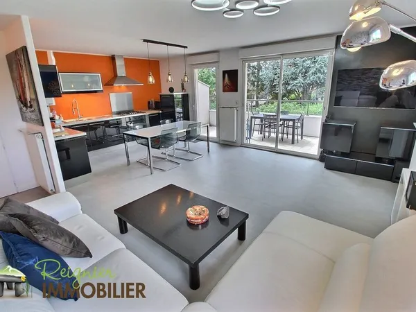 REIGNIER  Appartement T3 de 66.67 m² avec garage et place pr