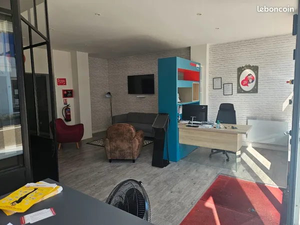 Mur commerciaux 76m2