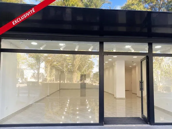Local commercial 2 pièces 120 m²