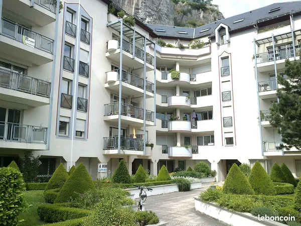 Appartement T4 88m2 de standing au 34 Quai de France