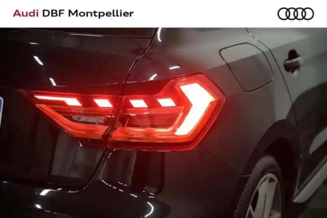 Audi A1 40 tfsi 207 ch s tronic 7 s line — photo 8