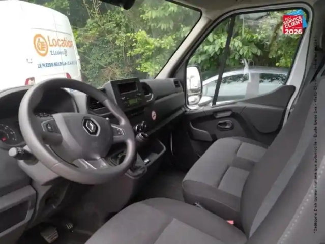 Renault Master fg f3500 l2h2 2.3 blue dci 135ch confort euro6e — photo 12