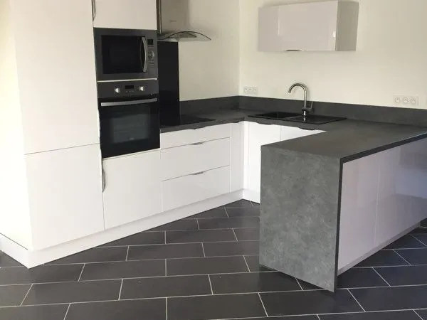 À LOUER - APPARTEMENT DUPLEX 63,65 m² - DERNIER ÉTAGE