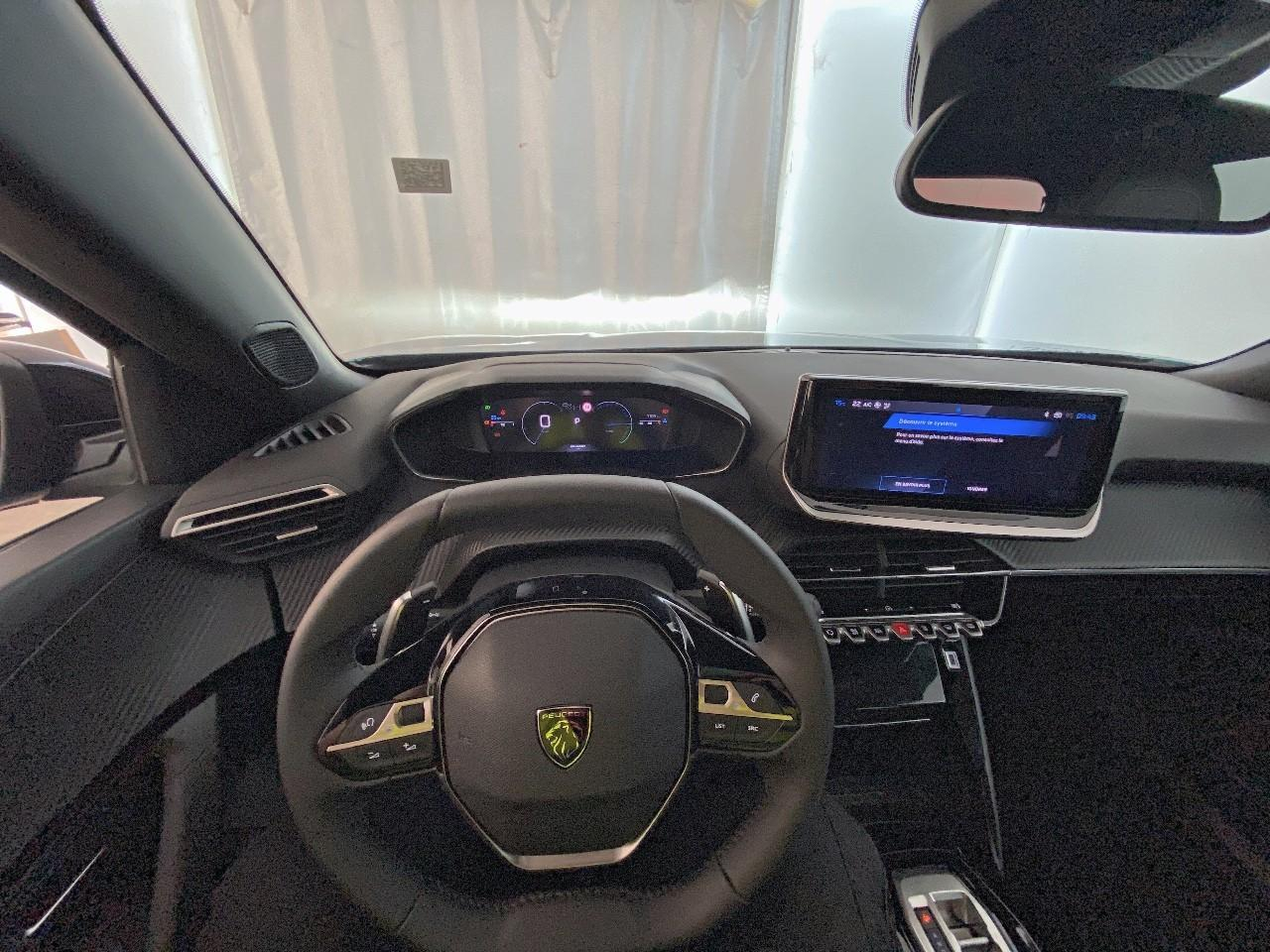 Peugeot 2008 hybrid 145 ch e-dcs6 allure — photo 12